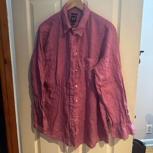 GAP Women’s Linen Button-Down Shirt